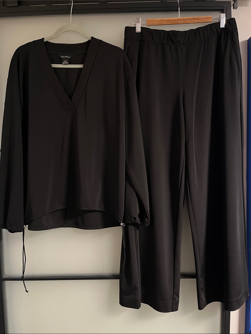 Club Monaco Black V-Neck jersey with Wide-Leg Pants Set